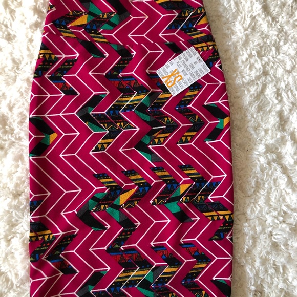 LulaRoe Cassie Skirt XS NWT - Picture 1 of 7